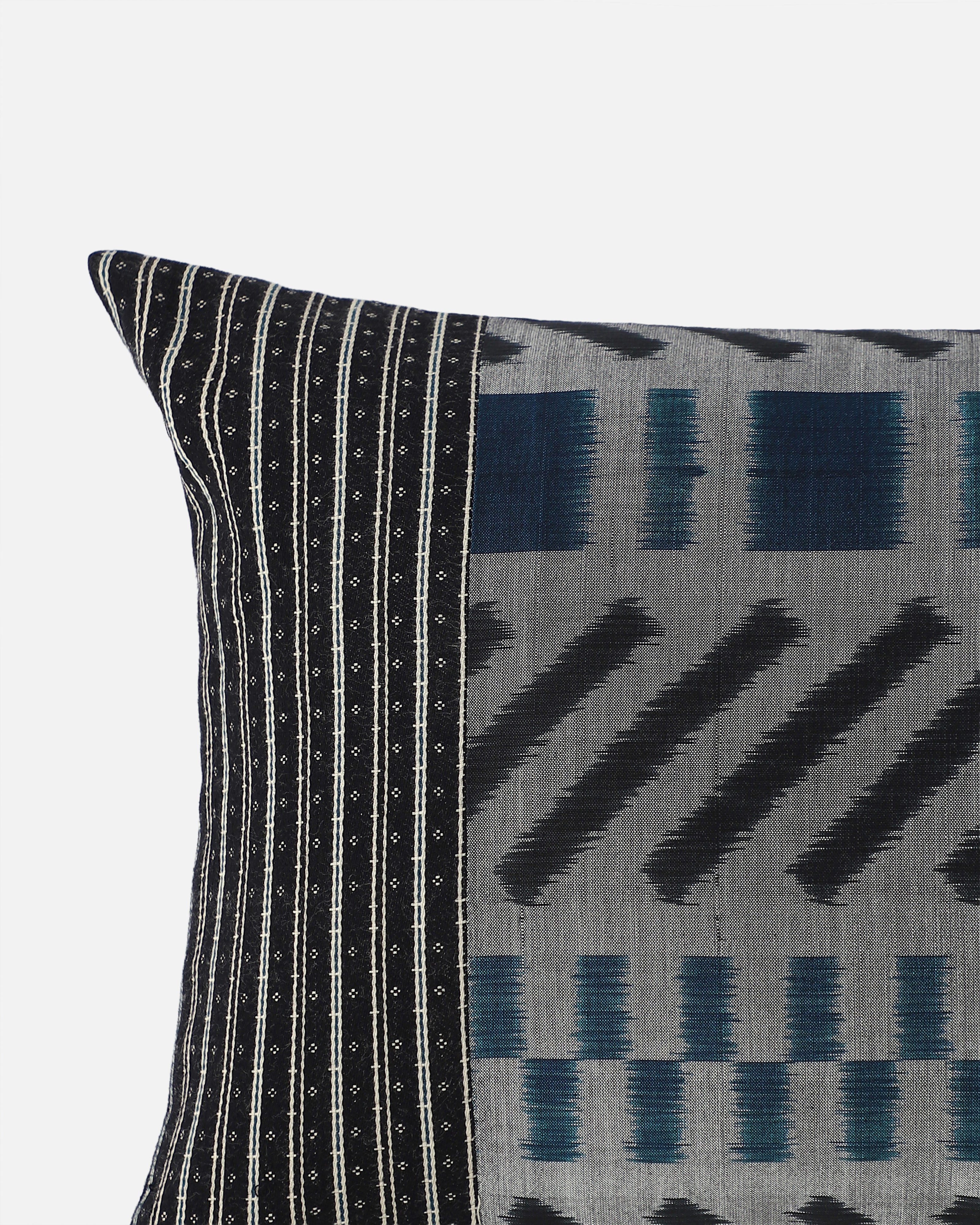 Zune Pochampally Weft Ikat Cotton Silk Cushion Cover