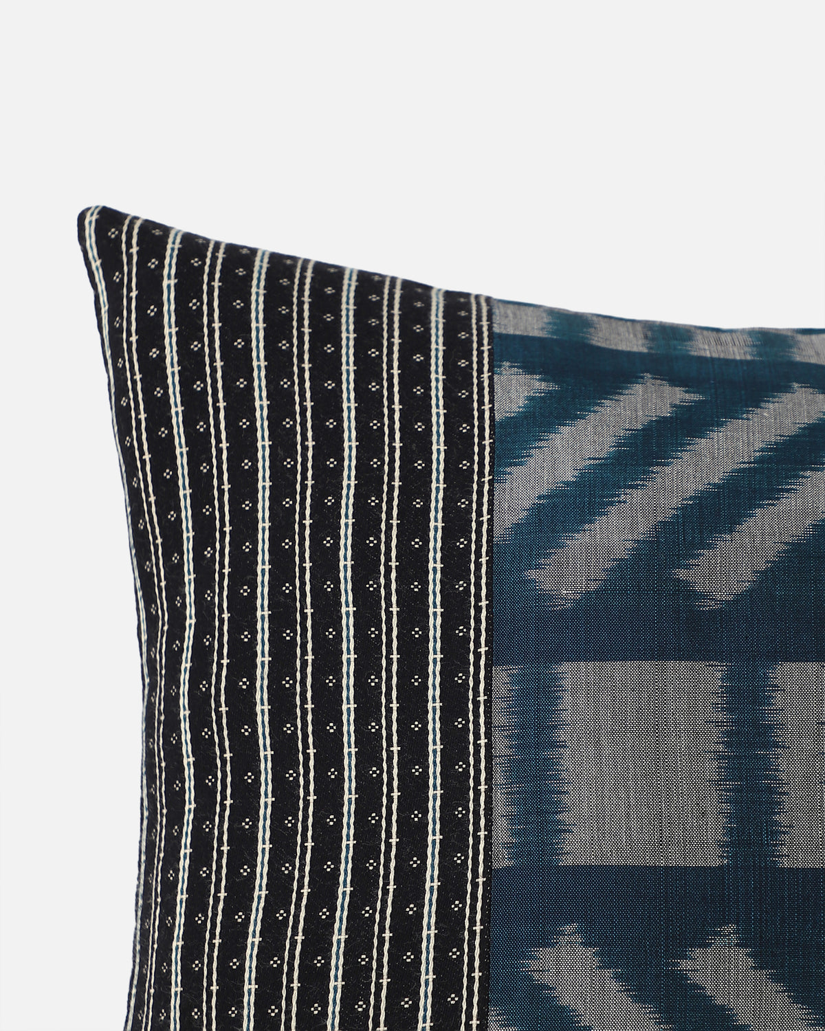 Zune Pochampally Weft Ikat Cotton Silk Cushion Cover