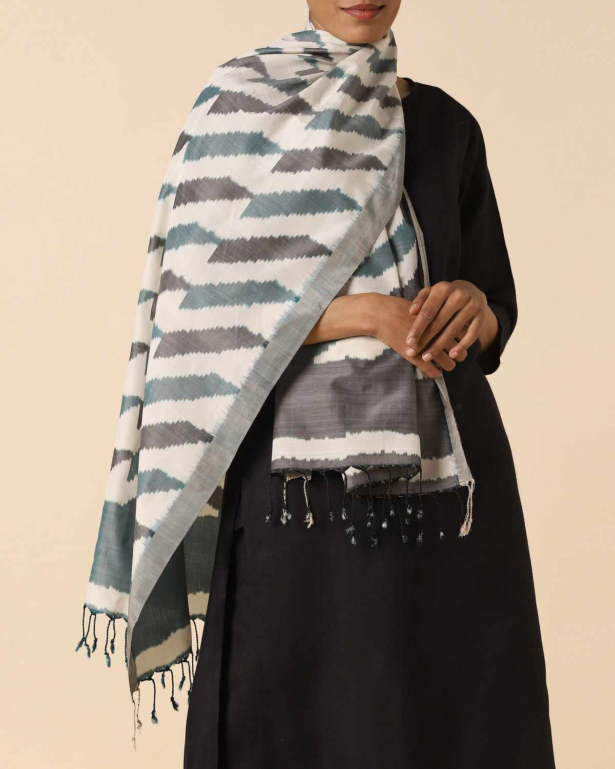 Aamya Pochampally Warp Ikat Silk Cotton Stole