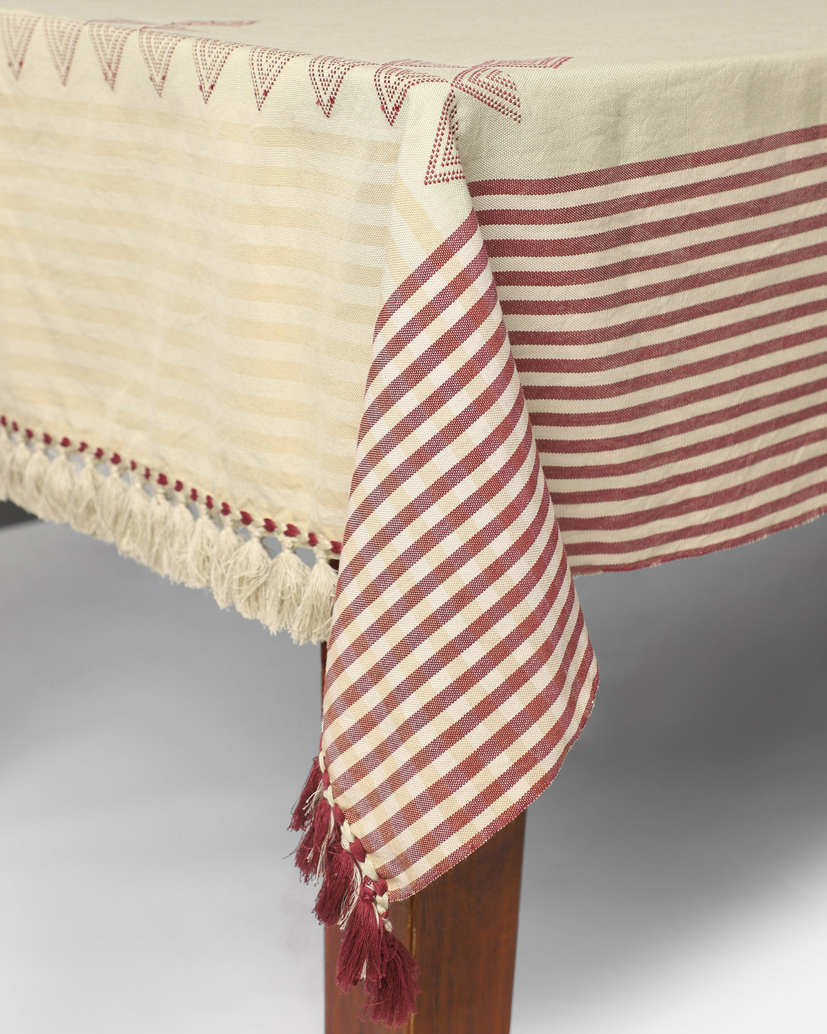 Leo Bhujodi Extra Weft Cotton Table Cover