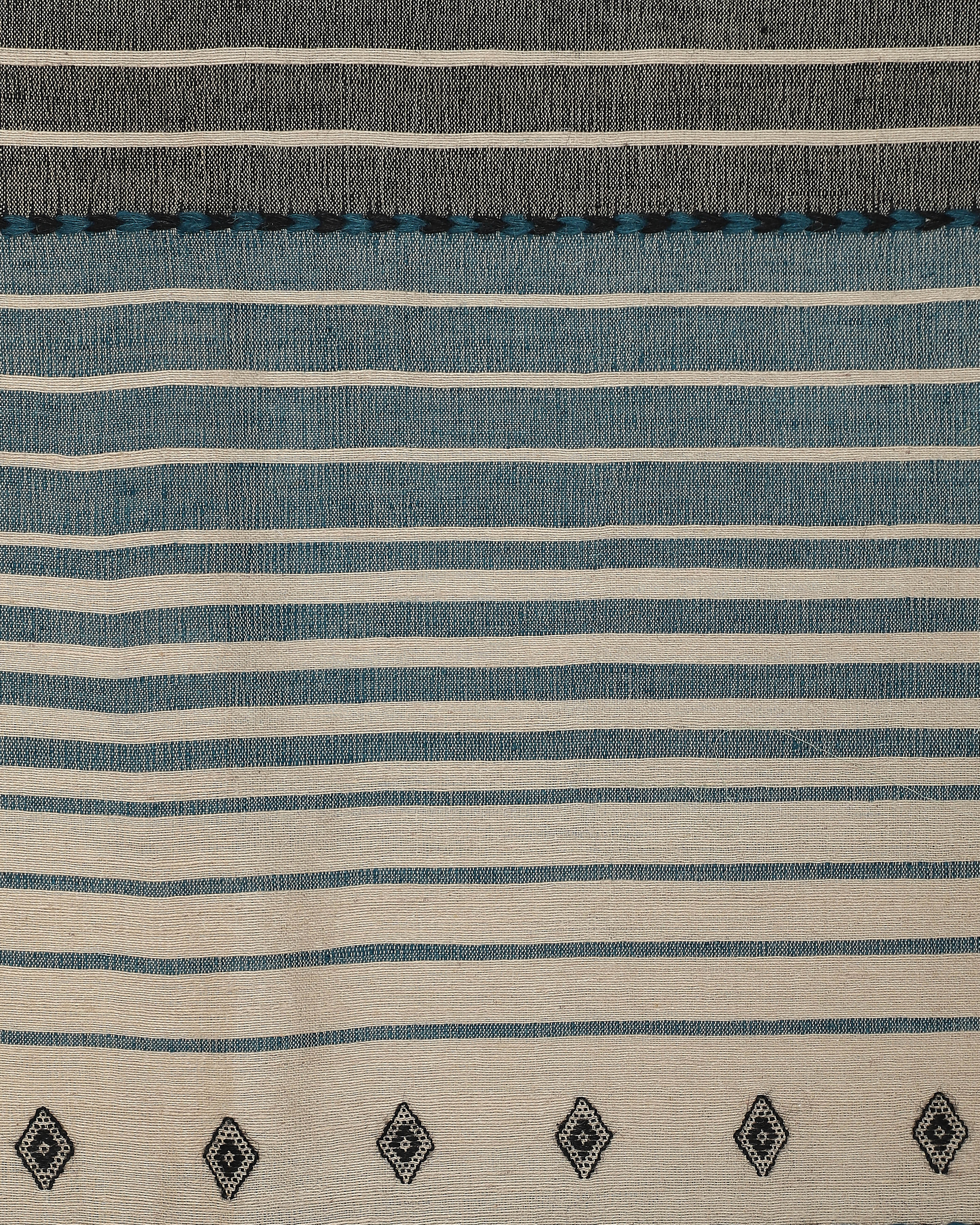 Maanu Bhujodi Extra Weft Woolen Throw