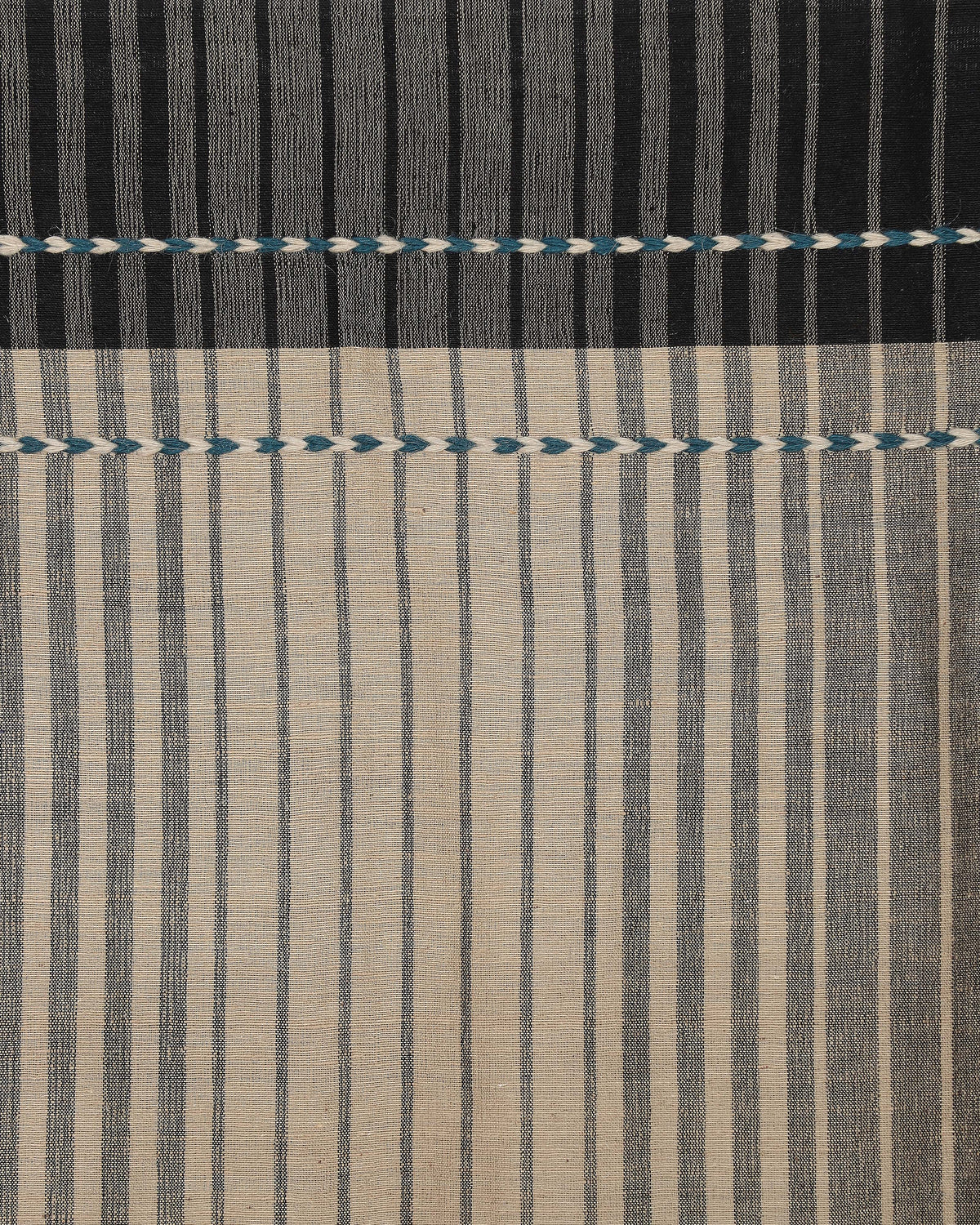 Marvi Bhujodi Extra Weft Woolen Throw