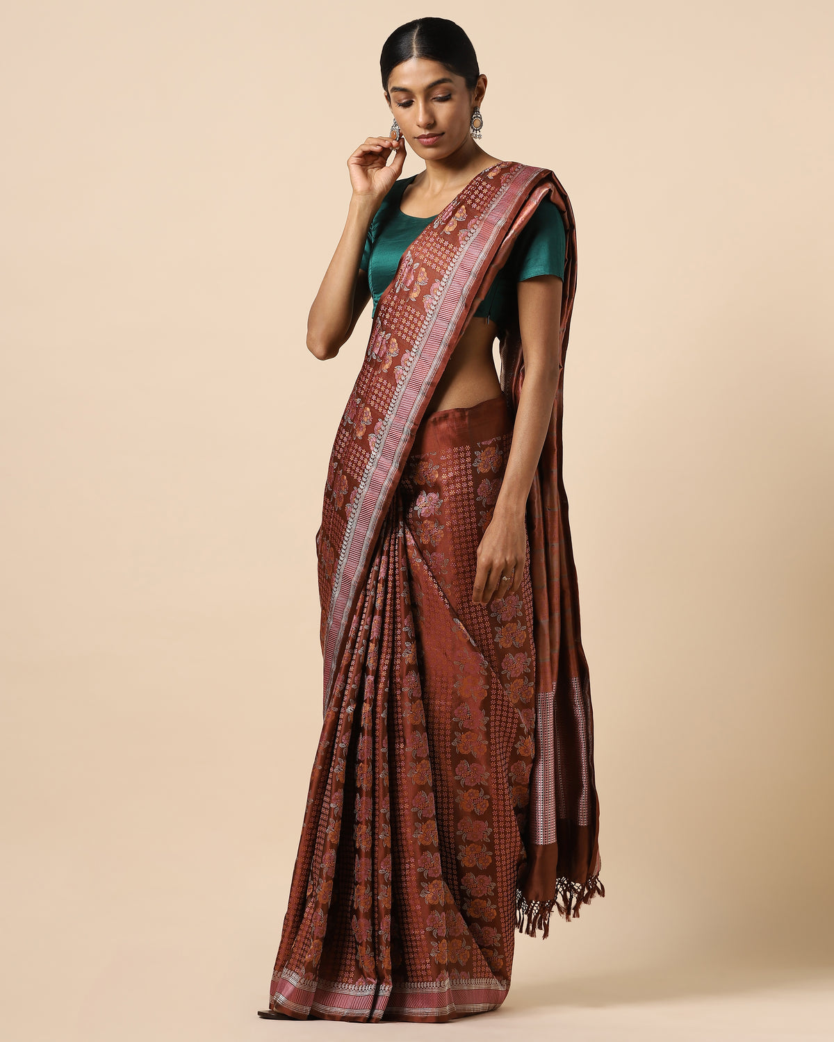 Manjri Tanchoi Silk Saree - Medium Brown