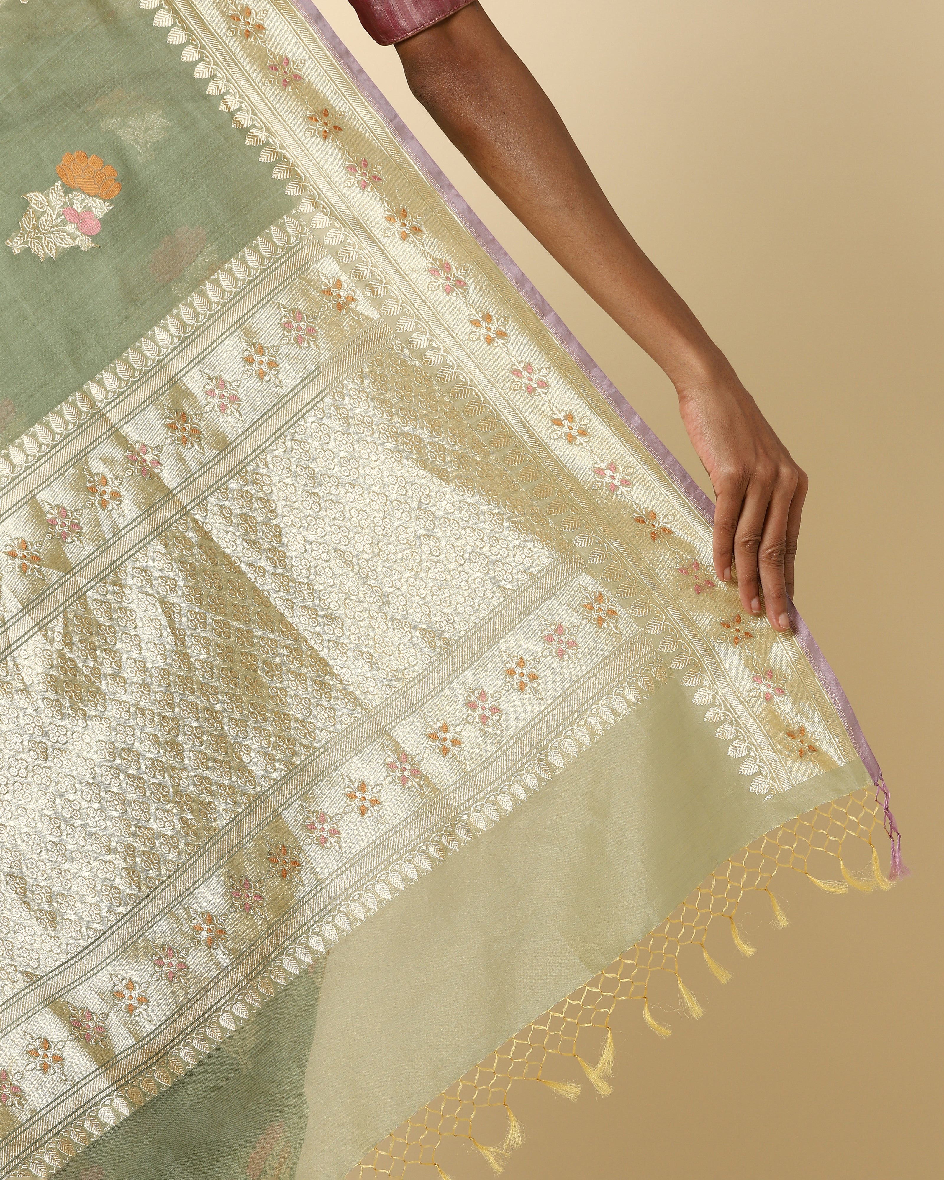 Ambretta Kadwa Silk Cotton Saree