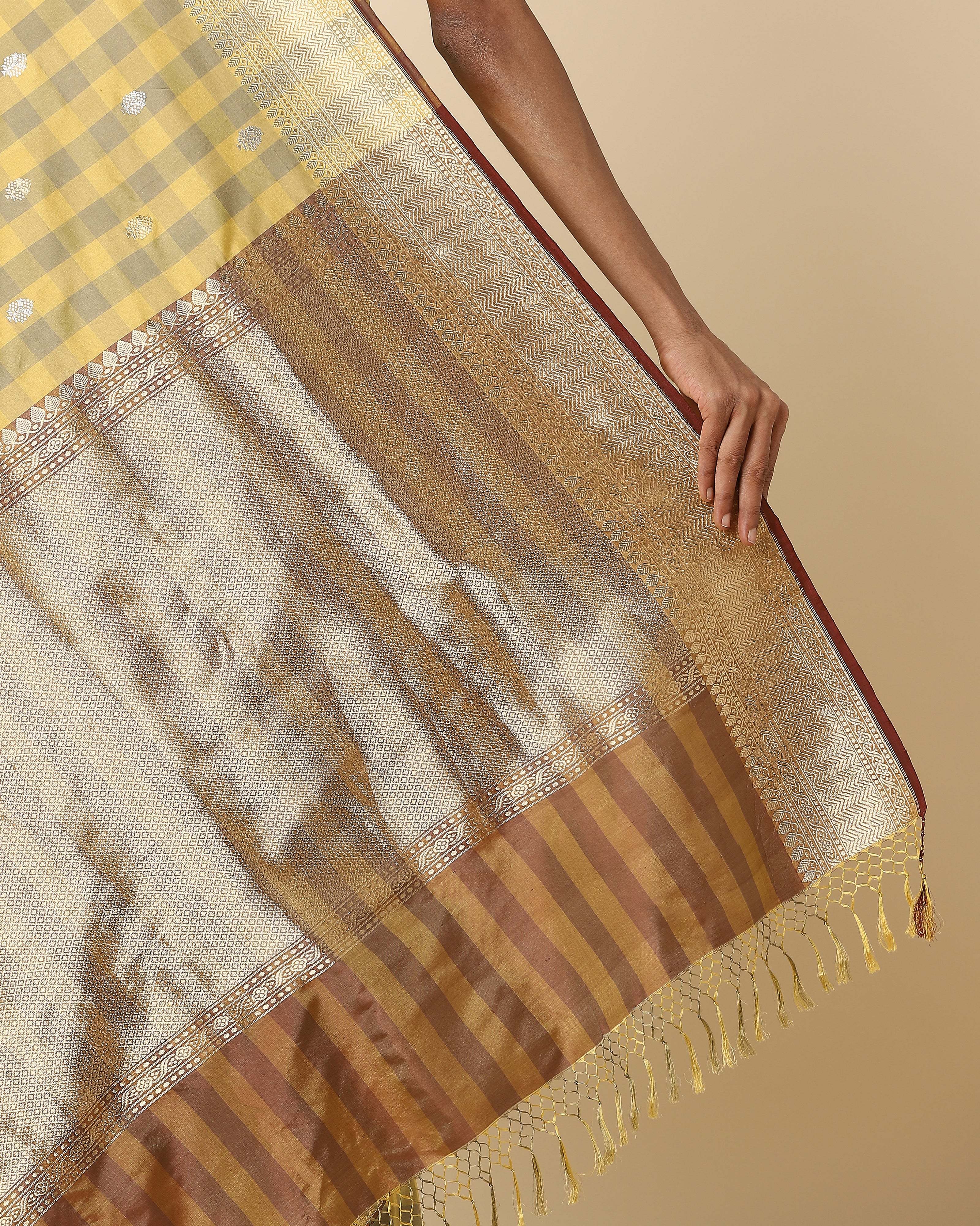 Devina Kadwa Silk Saree