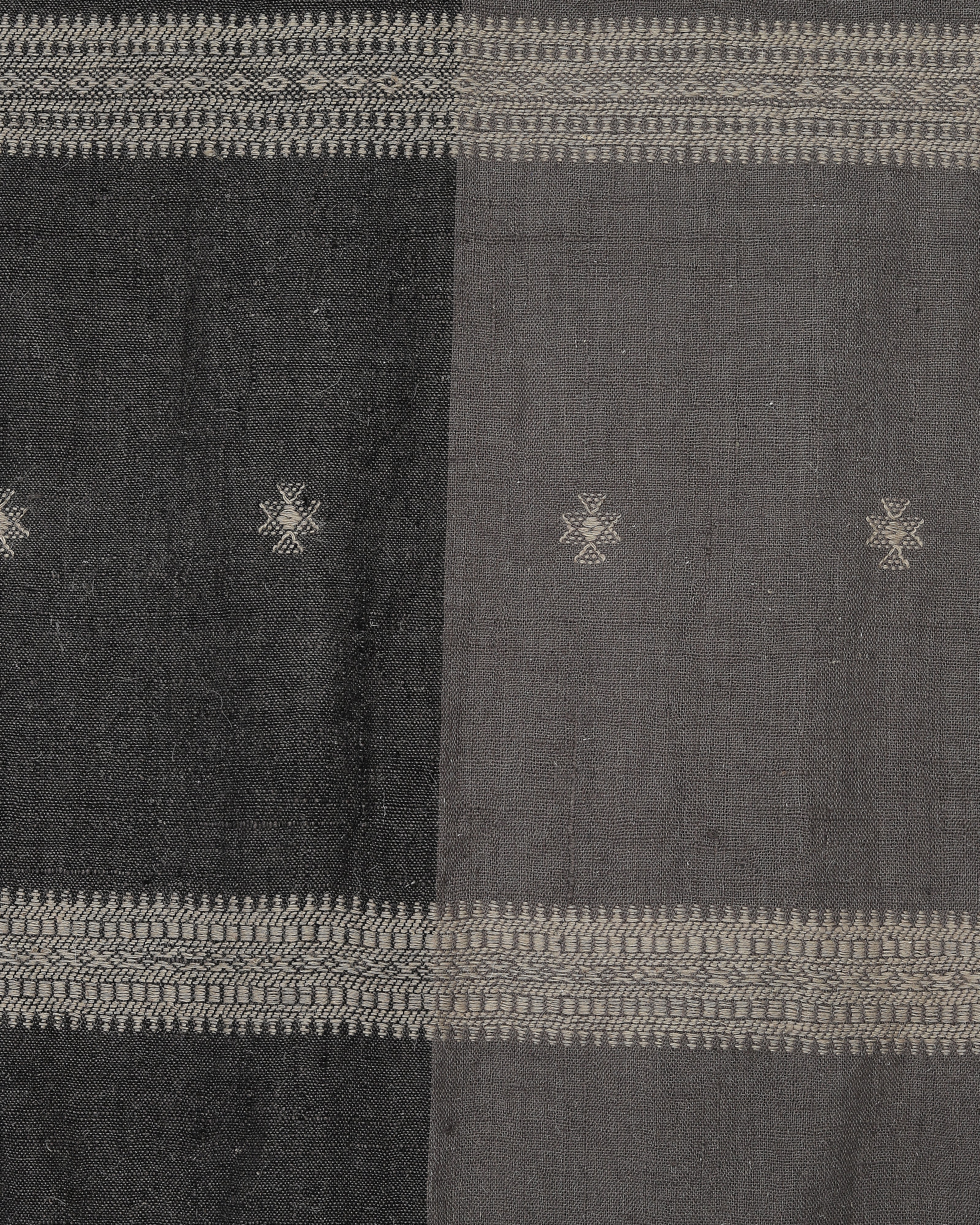 Edetta Bhujodi Extra Weft Woolen Throw