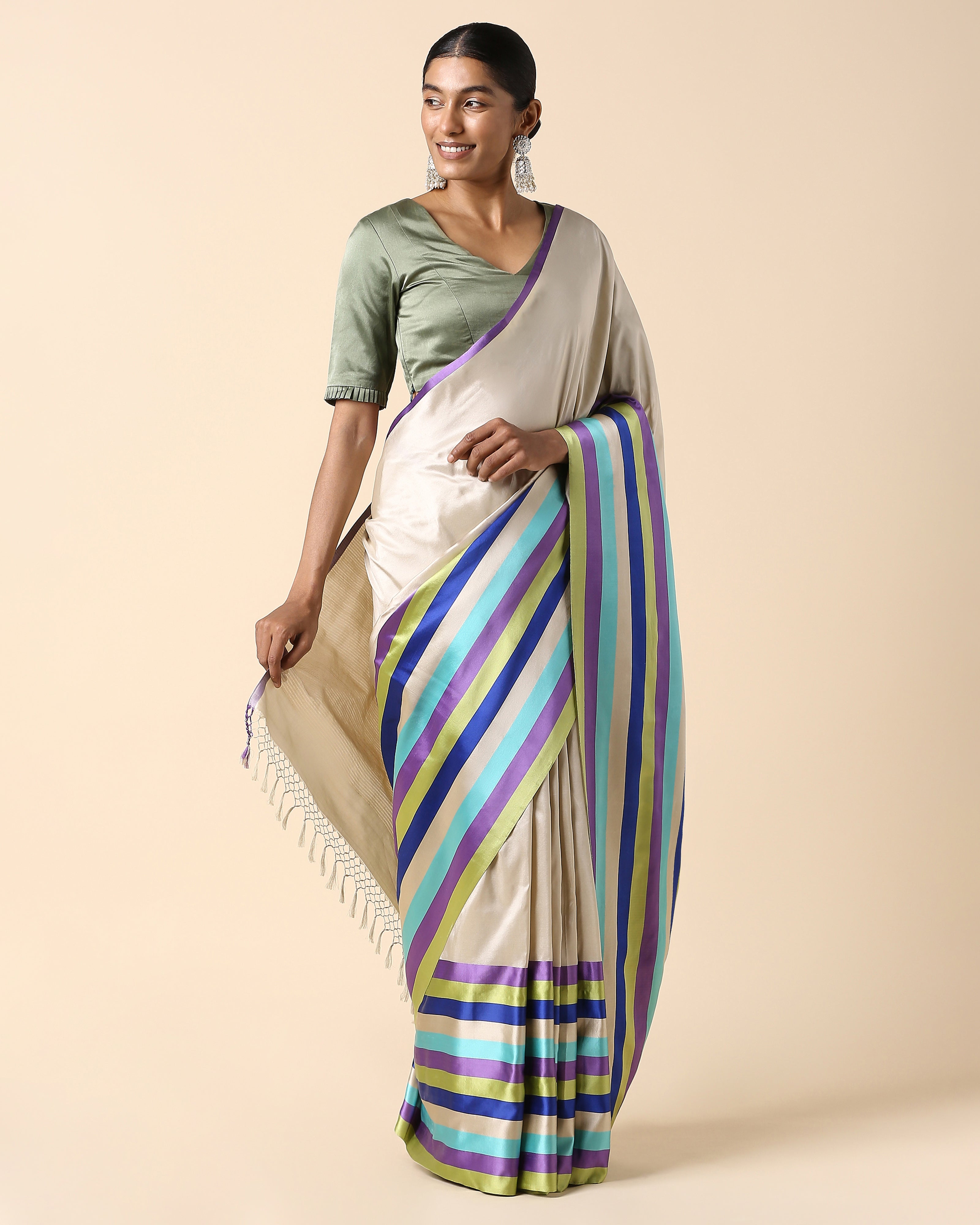 Navia Banarasi Tanchoi Silk Saree
