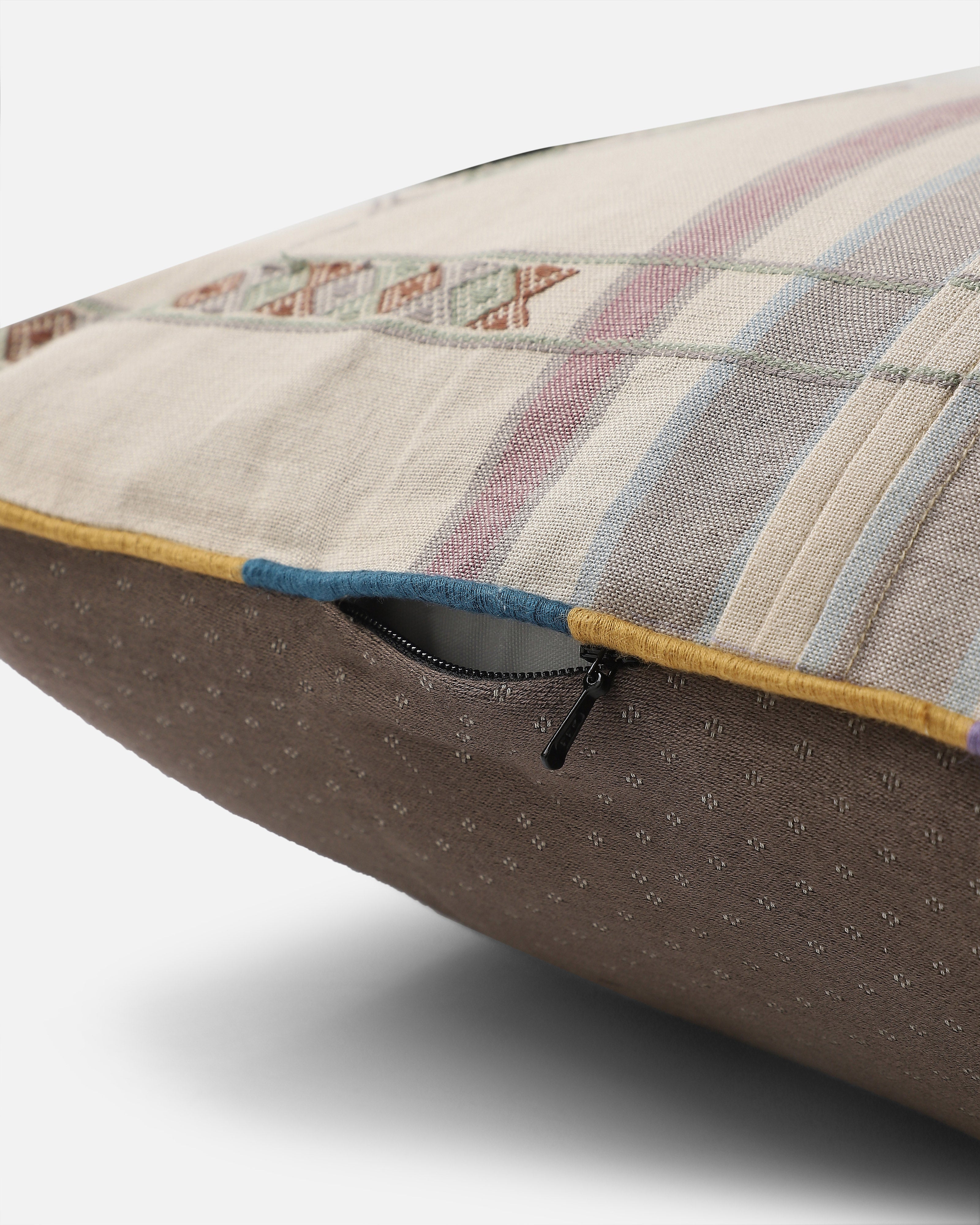 Raaha Bhujodi Extra Weft Cotton Cushion Cover