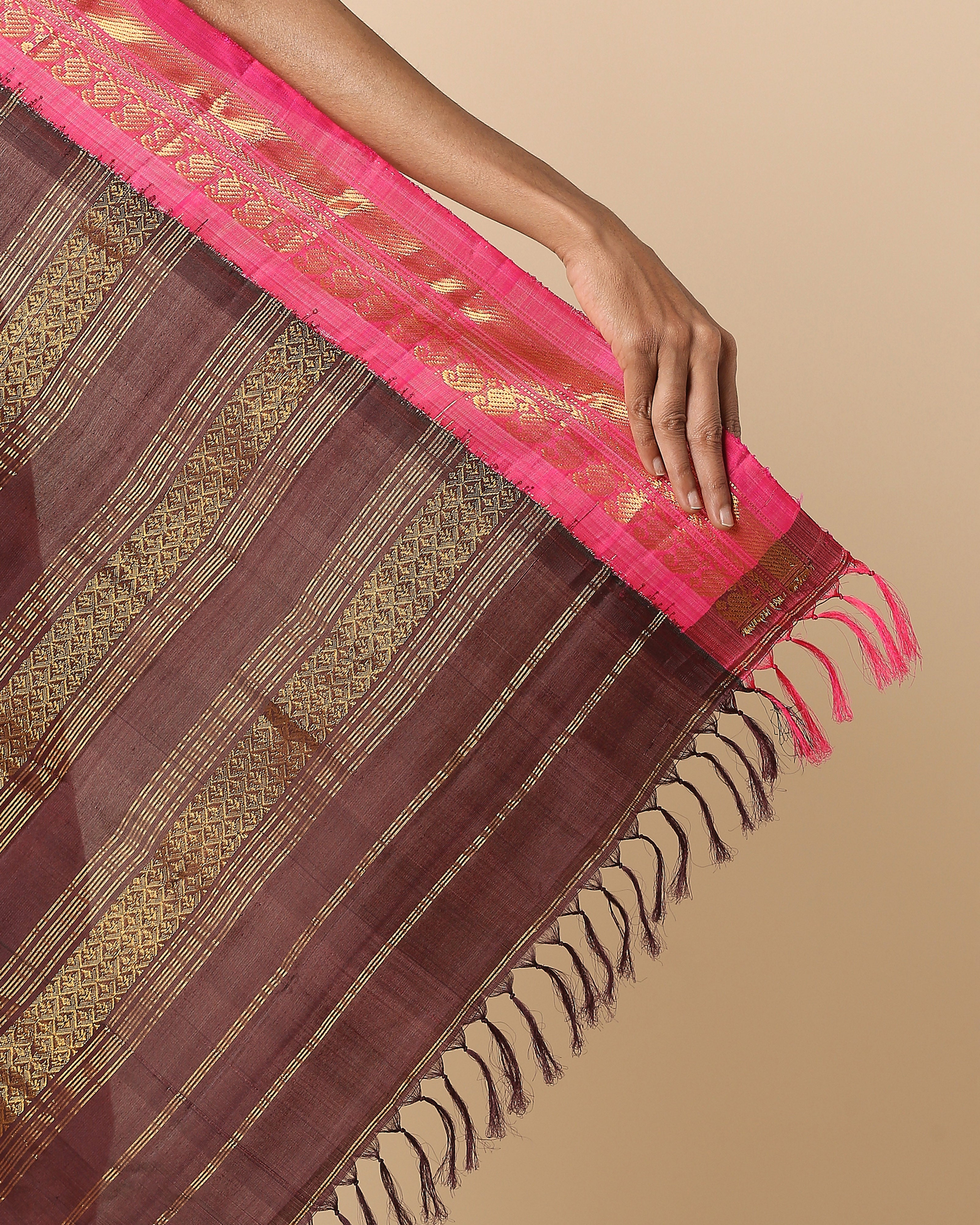 Olisa Gadwal Kuttu Weave Cotton Silk Saree