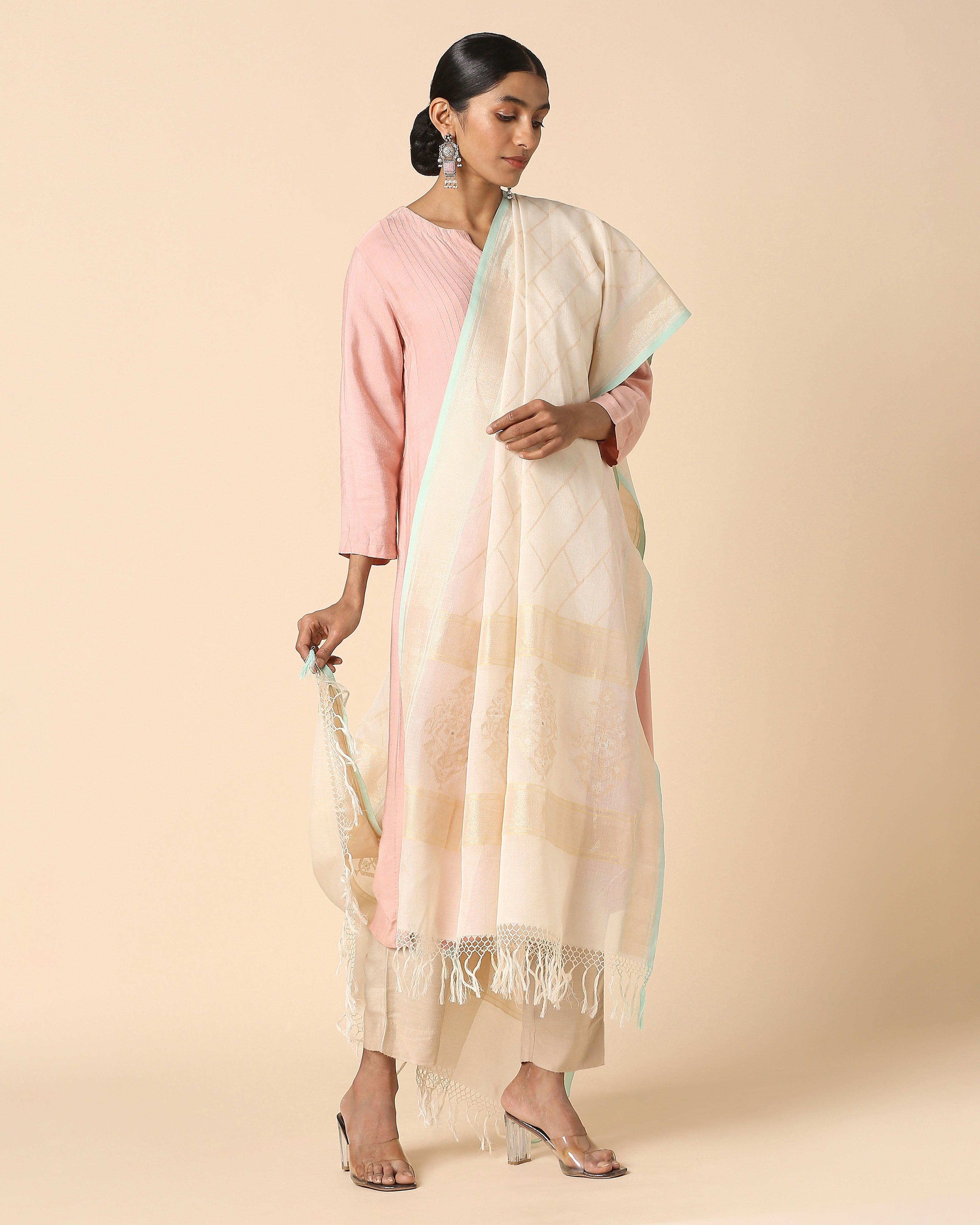 Nuvia Banarasi Jamdani Cotton Dupatta