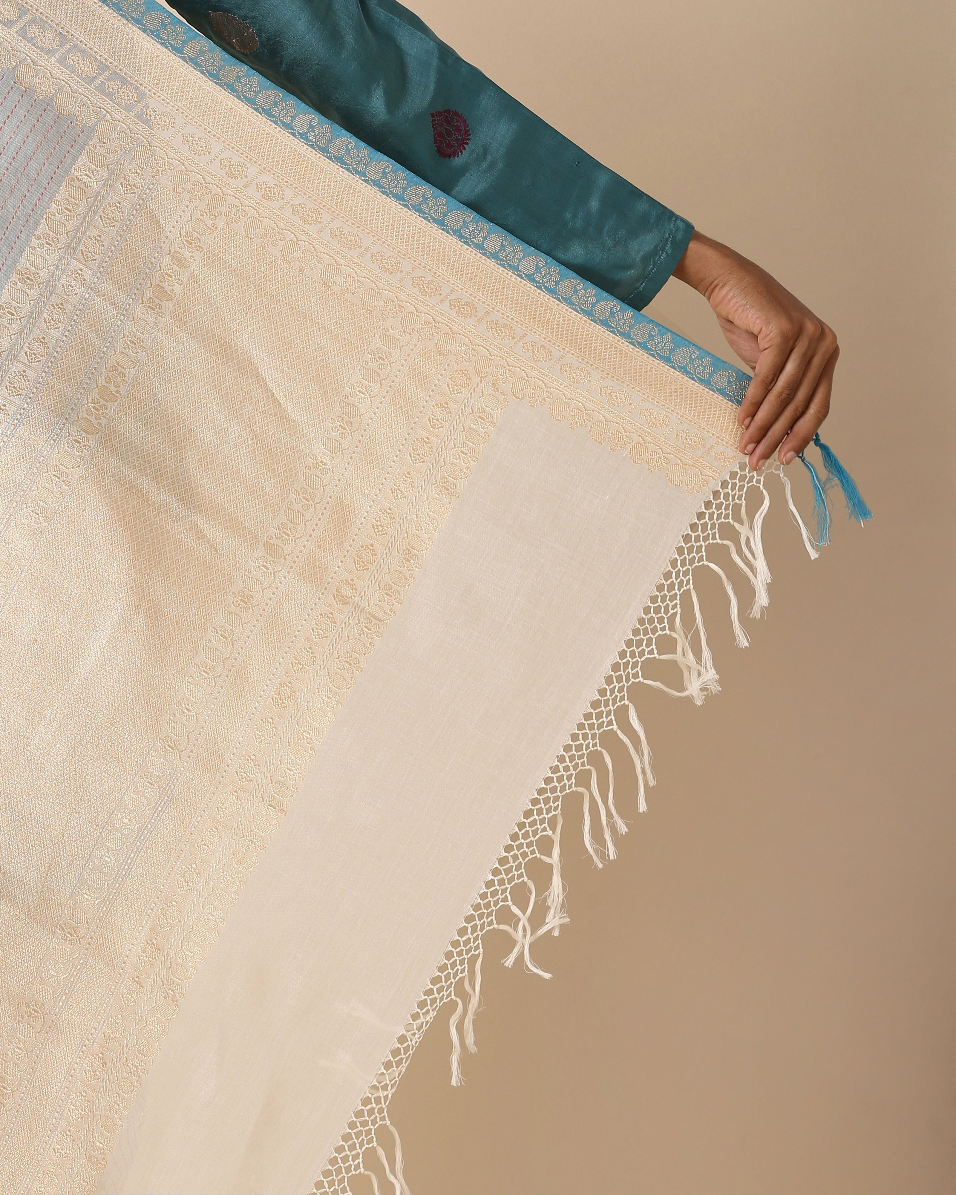 Atiana Banarasi Kadwa Cotton Saree